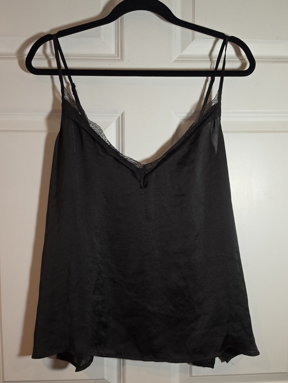 Love To Lounge Black Lace Trim Cami Tank Minor Thread Pull XL